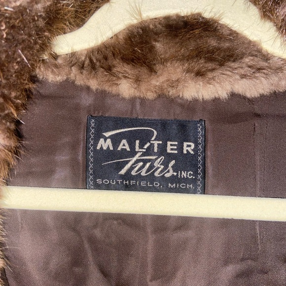 *REAL* beaver fur coat - Picture 2 of 13